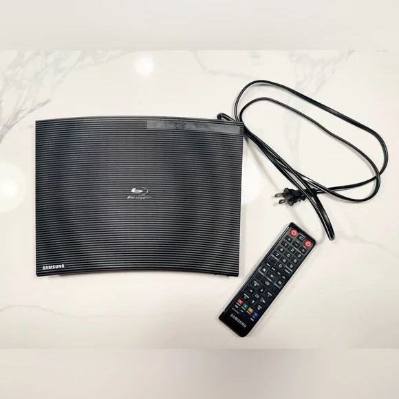 Samsung Blue Ray Player w/ Remote - Picture 4 of 5